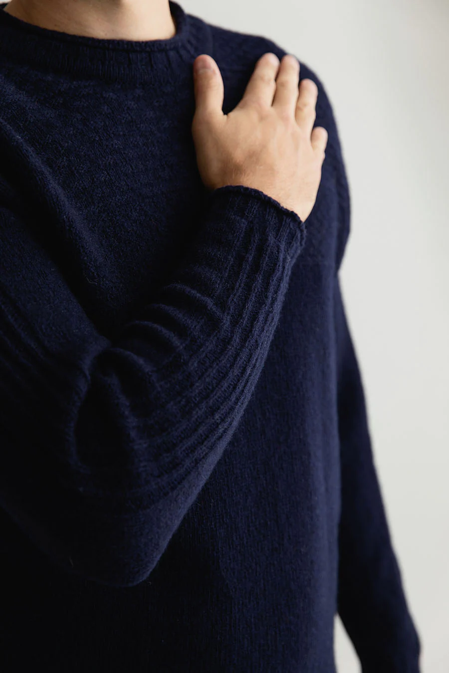 Mens Breakwater Shetland Gansey Jumper - Navy - Image 6