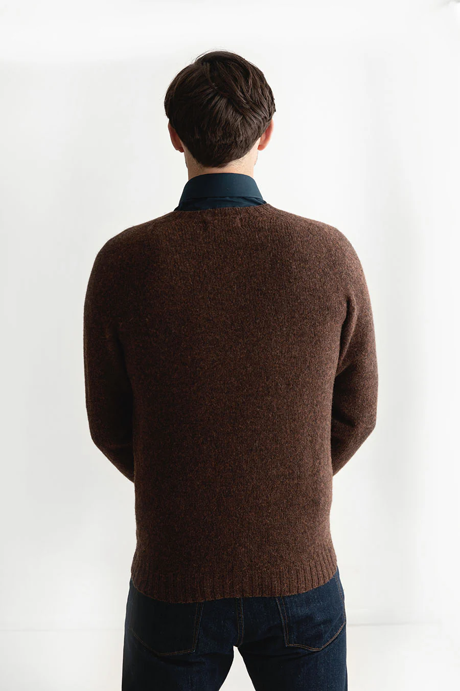 Mens Seamless Saddle Shoulder Shetland Jumper - Coffee Brown - Image 3